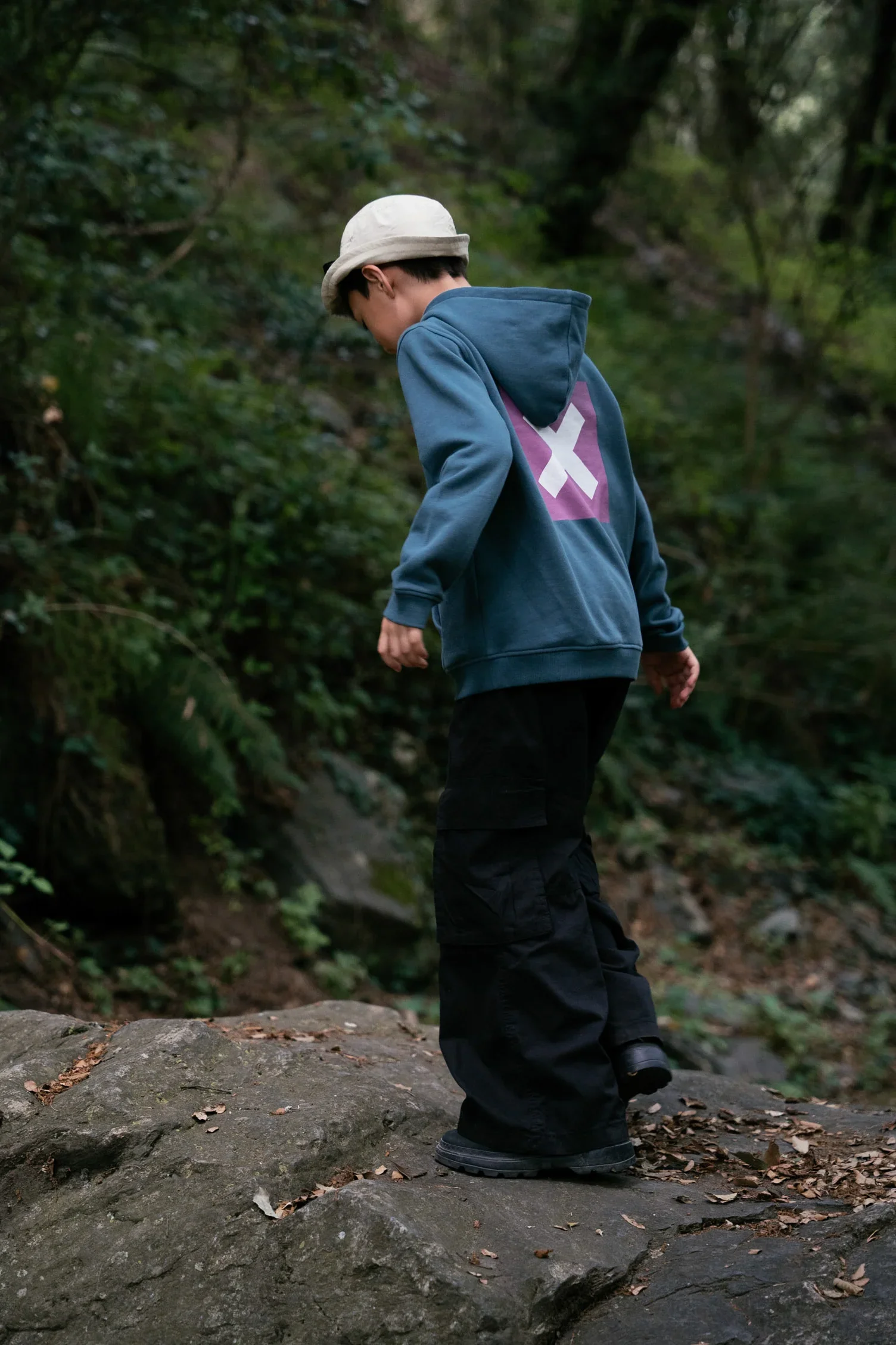 AMAZON GREEN NATURE KIDS HOODIE – Image 5