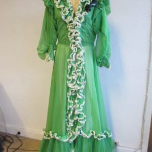 Déshabillé à traîne de bourgeoise