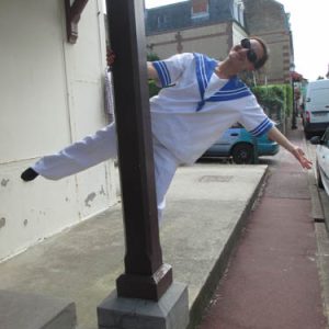 Ensemble de plage pour jeune fille de la bonne soci&eacute;t&eacute;