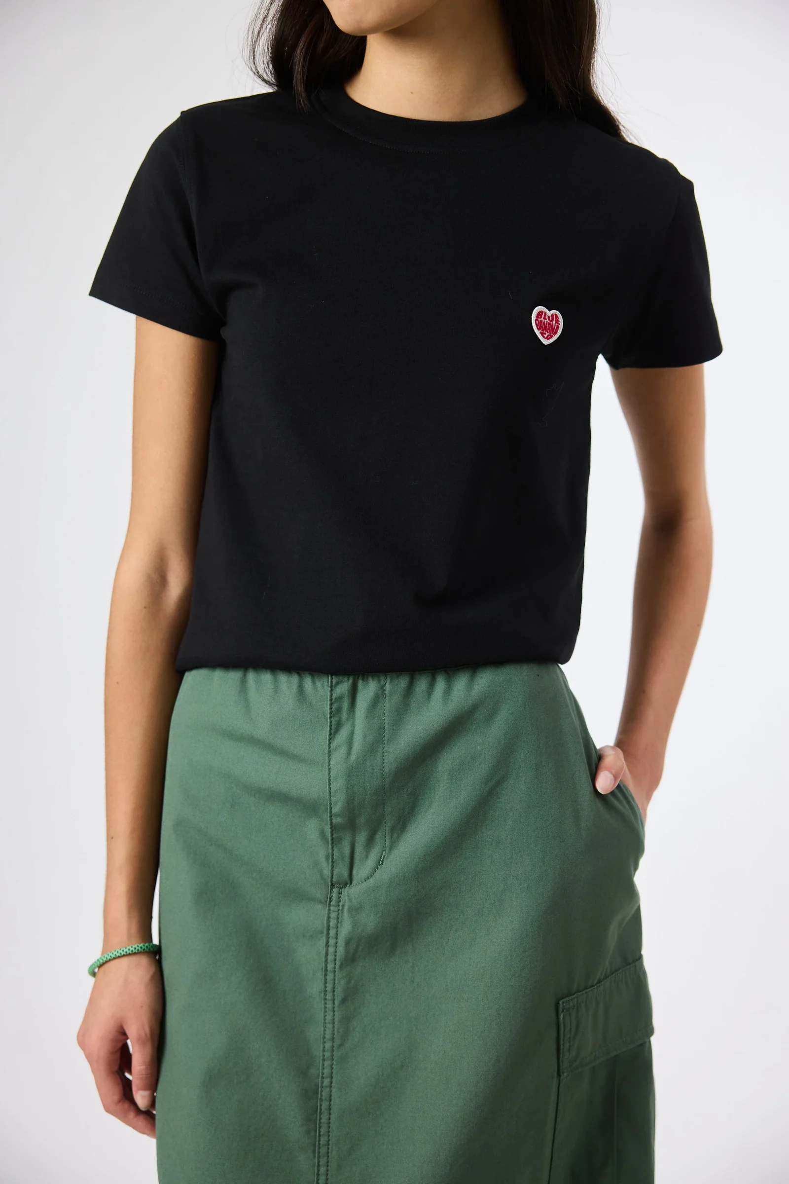 BLACK HEART WOMAN TEE – Image 3