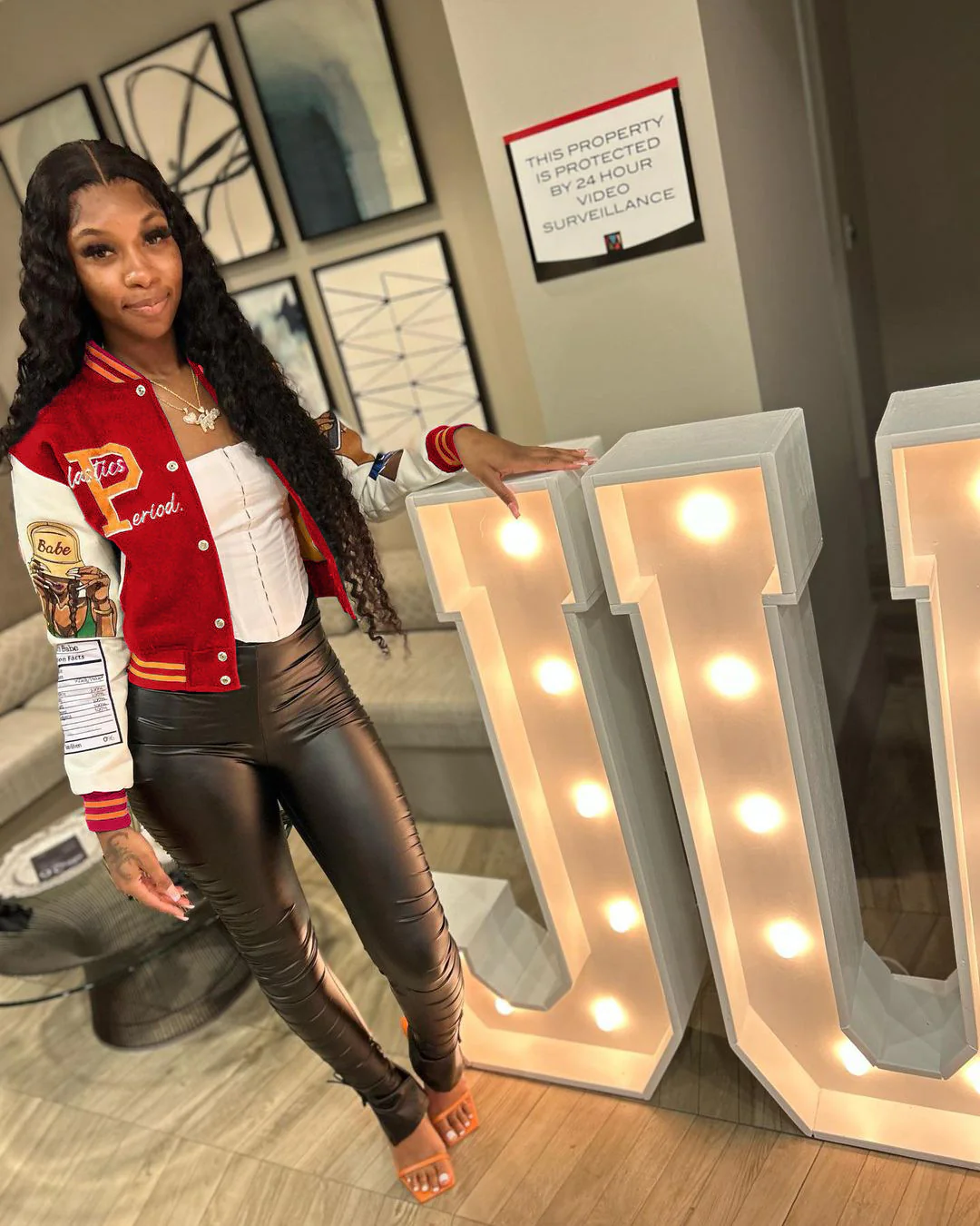 Veste Teddy Américaine avec Broderie "peace" – Image 5