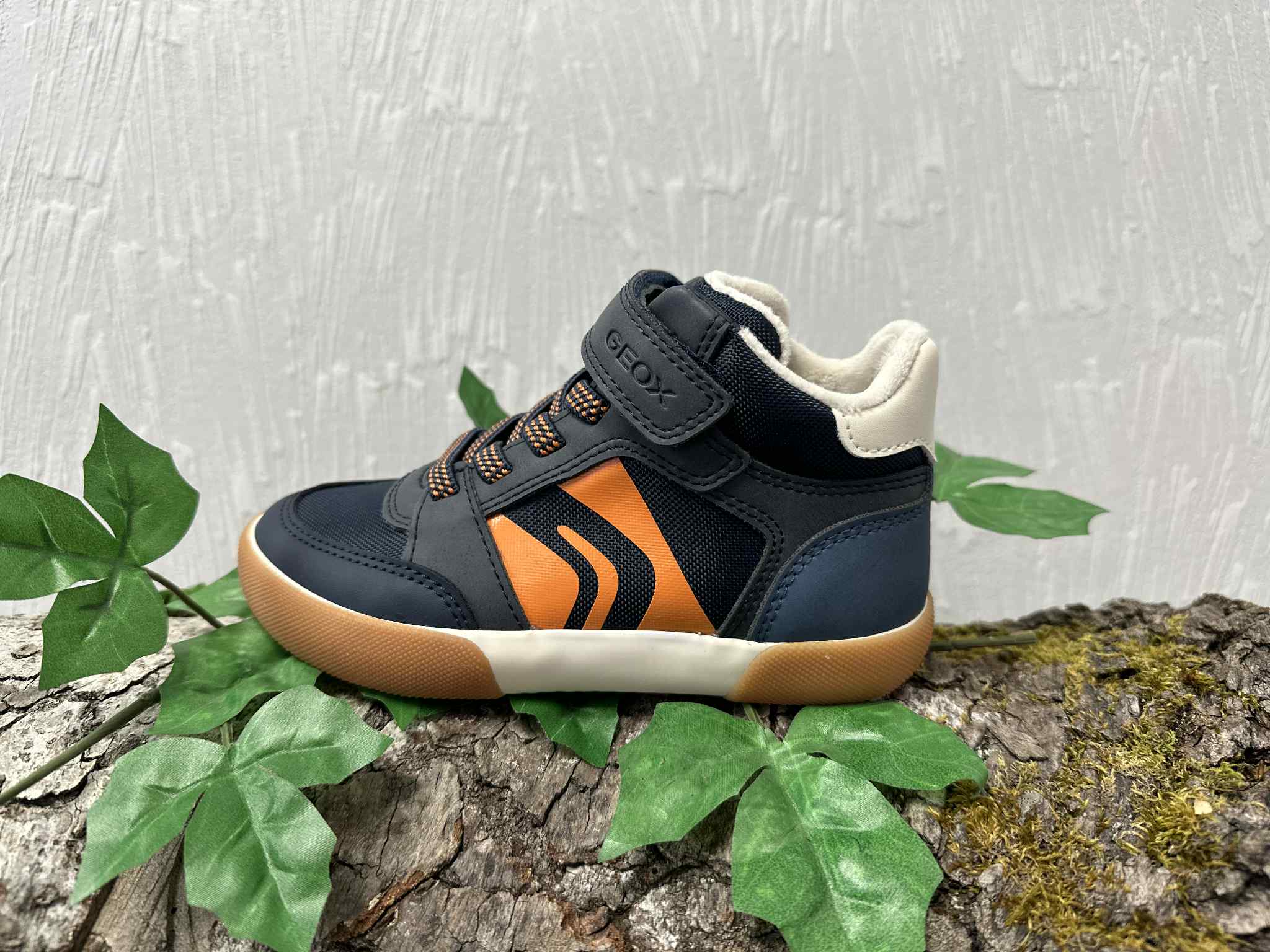 GEOX ref: J565CA marine/orange