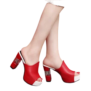 Mules rouges en cuir synthétique à talons hauts